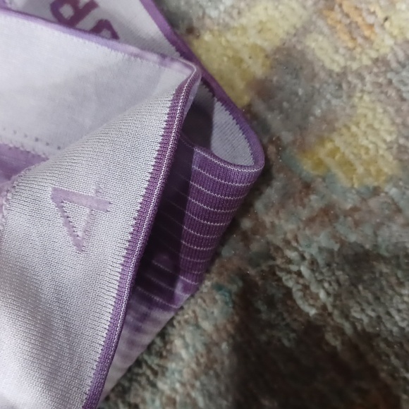 Lululemon Swiftly Tech Long Sleeve - Picture 8 of 8